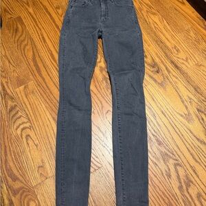 MOTHER Women's Skinny Jeans in Charcoal Gray